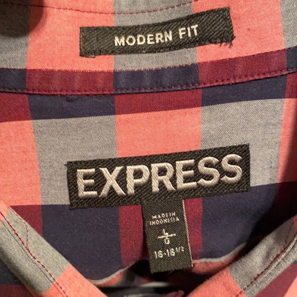 Express slim fit dress shirt 15-16.5.  Lg
